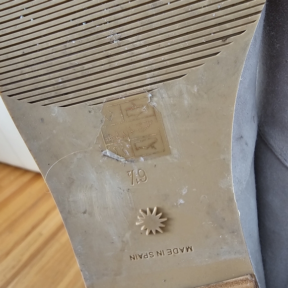 Stuart Weitzman Light Grey Suede Boots - Picture 10 of 15